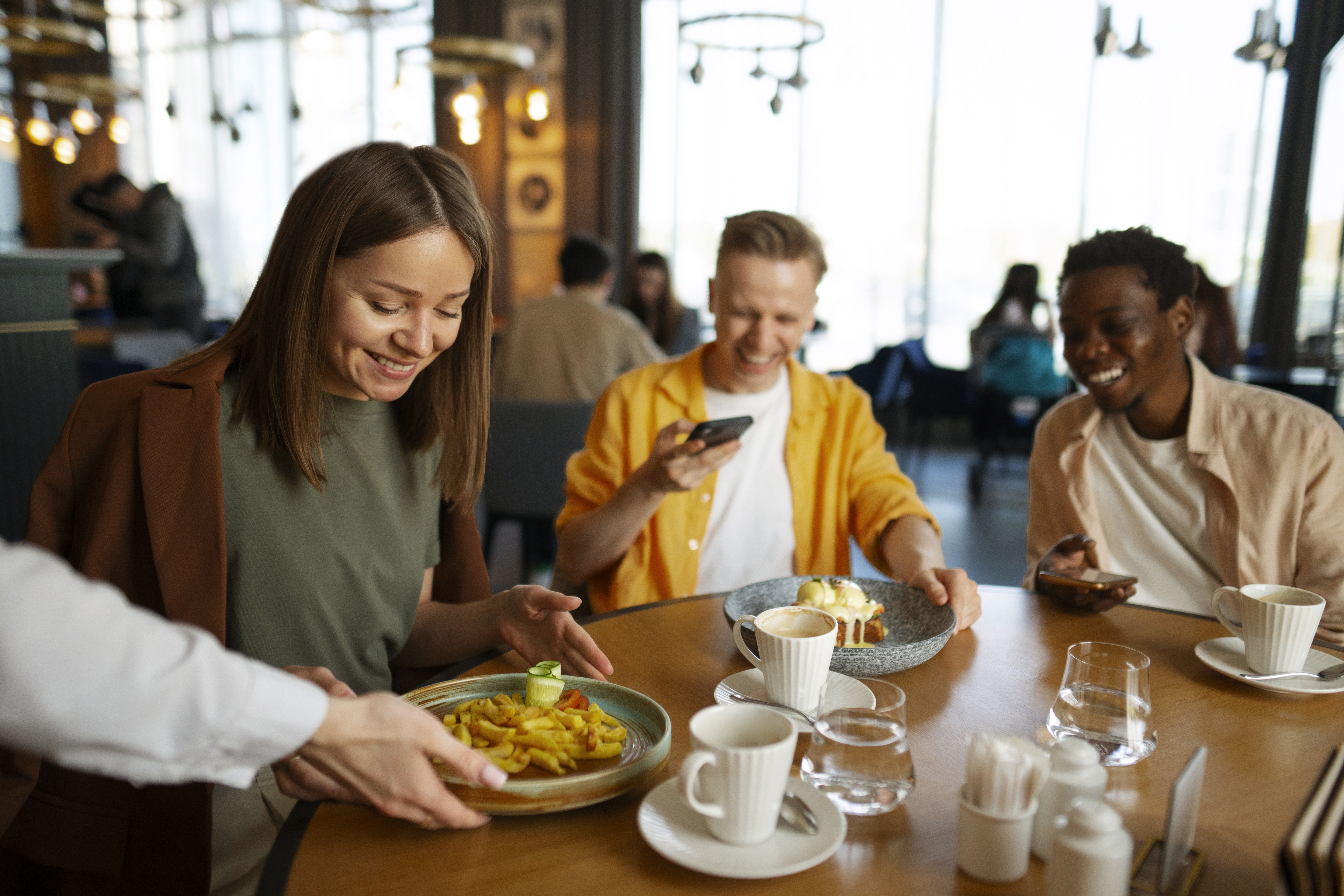 Personnes au restaurant
